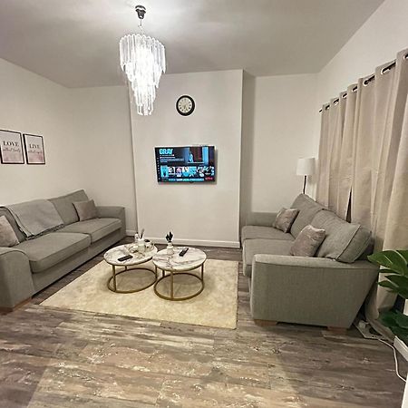 Lovely 5Br Home In Manchester. Close To The City Luaran gambar