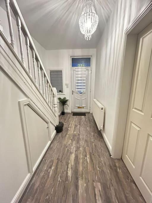 Lovely 5Br Home In Manchester. Close To The City Luaran gambar
