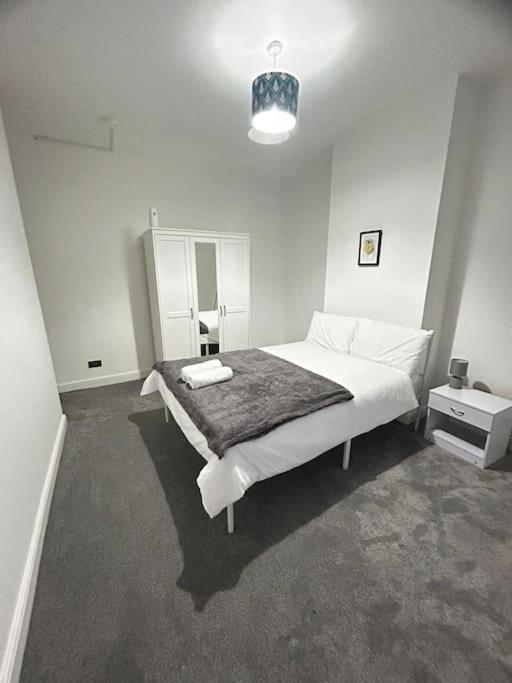 Lovely 5Br Home In Manchester. Close To The City Luaran gambar