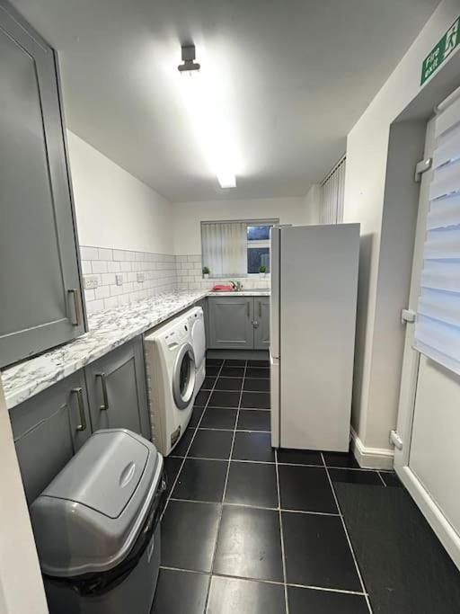 Lovely 5Br Home In Manchester. Close To The City Luaran gambar