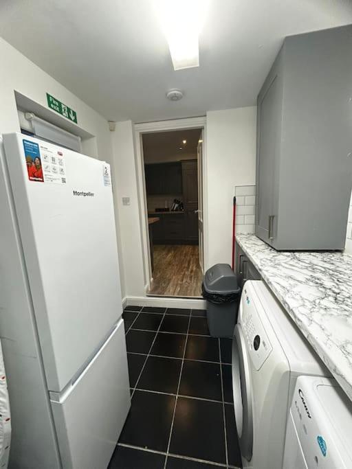 Lovely 5Br Home In Manchester. Close To The City Luaran gambar