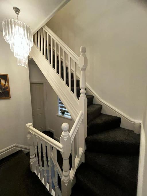 Lovely 5Br Home In Manchester. Close To The City Luaran gambar