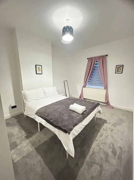 Lovely 5Br Home In Manchester. Close To The City Luaran gambar